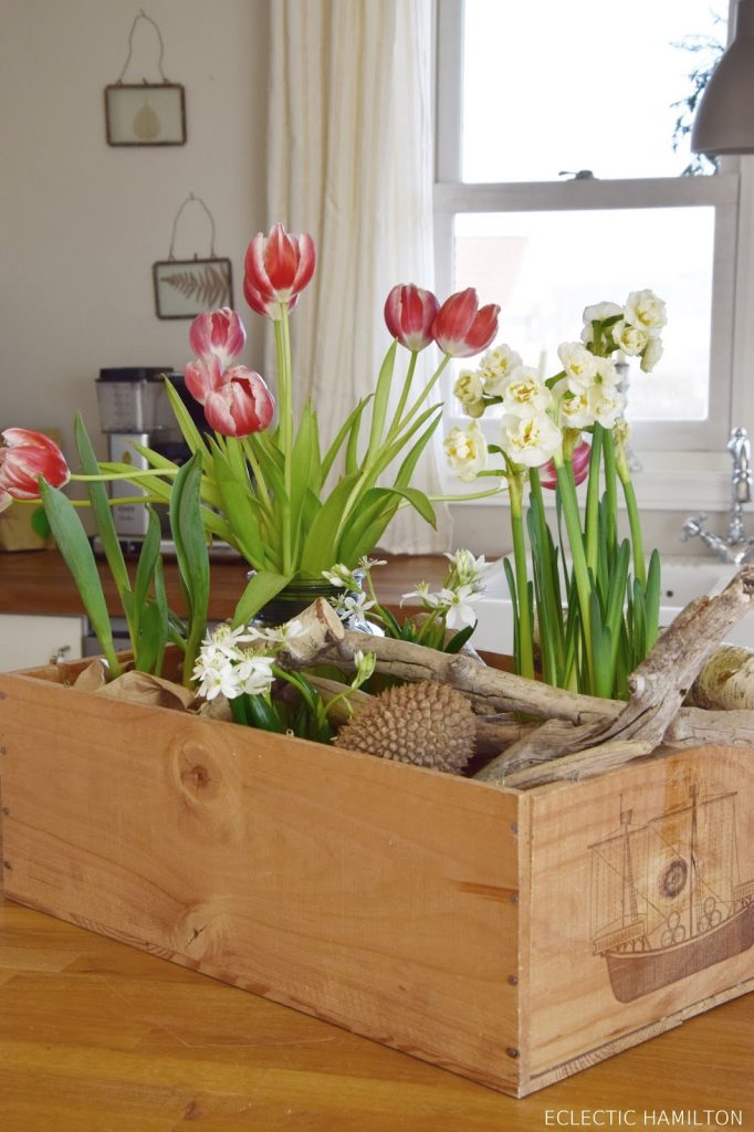Dekoidee: Kiste voller Blumen! Frisch. schön und die perfekte mobile Deko