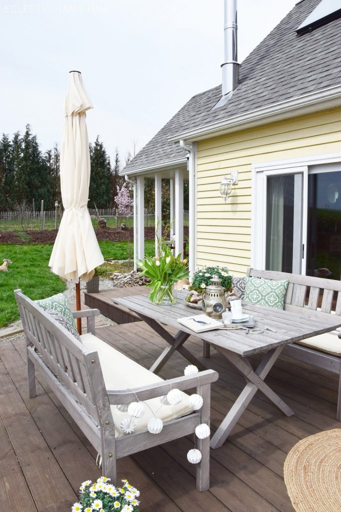 Tipps zu passenden Sitzbankauflagen und Dekoideen für eure Terrasse und den Tisch