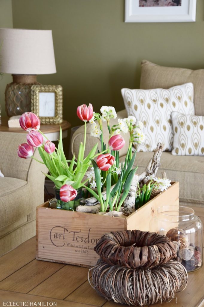 Dekoideen für den Frühling Frühjahr. DIY mit Narzissen, Tulpen, Hyazinthen. Deko mit Natur selber machen. Natürlich dekorieren