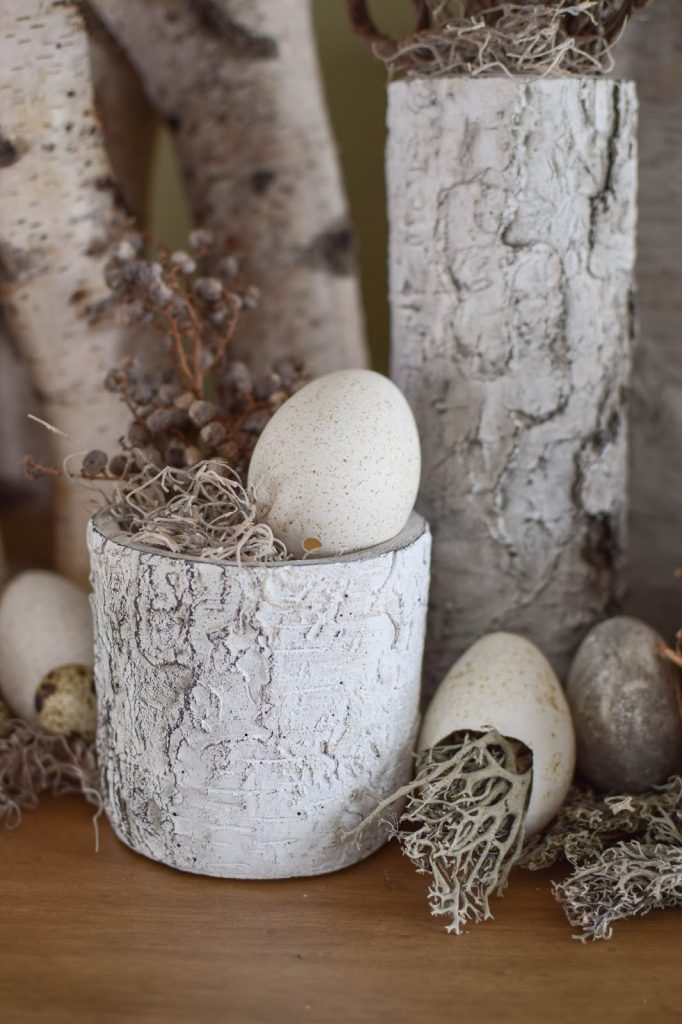 DIY Osterdeko Deko mit Eier Feder Moos selbermachen selbst gemacht: eine natürliche Deko Dekoidee
