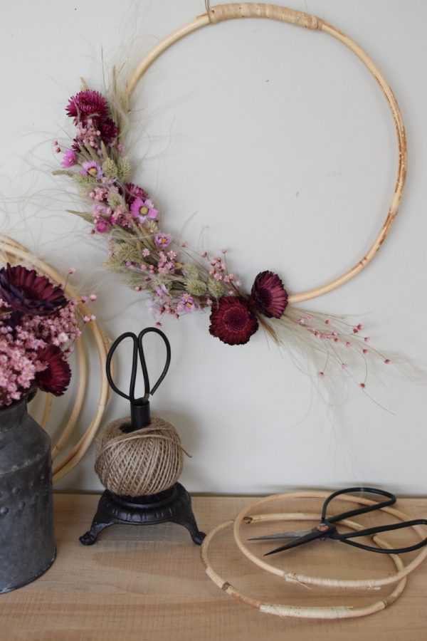 Loop Kranz binden mit Trockenblumen: Online Workshop inkl. Material Kränze selber machen aus getrockneten Blumen. Trockenblumenkranz, Kränze selbermachen Anleitung Loopkranz