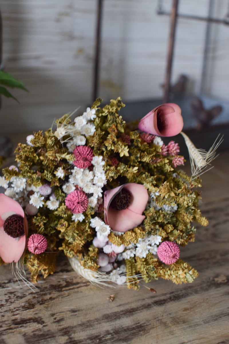Trockenblumen-Arrangement rosa