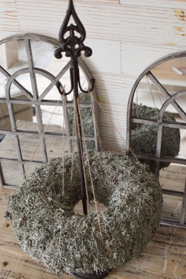 Kranzständer Kranzhalter Metall dunkelbraun mit Ornament handarbeit handmade im Mrs Greenery Shop bestellen