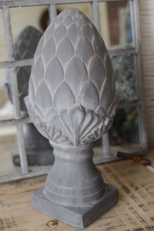 Pinienzapfen aus Keramik. Klassische Deko für Herbst und Winter Frühling Sommer Zapfendeko grau im Mrs Greenery Shop bestellen