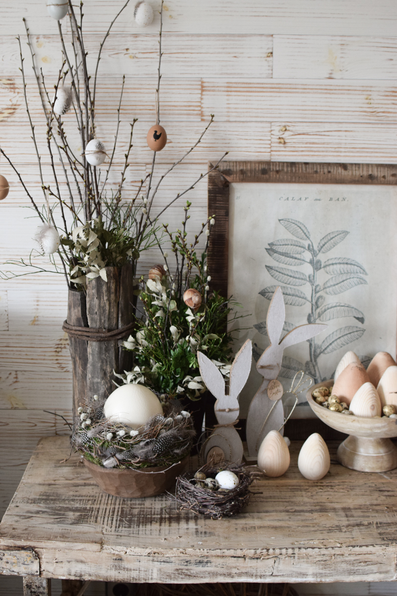 Osterdeko mit Eiern und Blumentöpfen auf … – Bild kaufen – 11436737 ❘  living4media