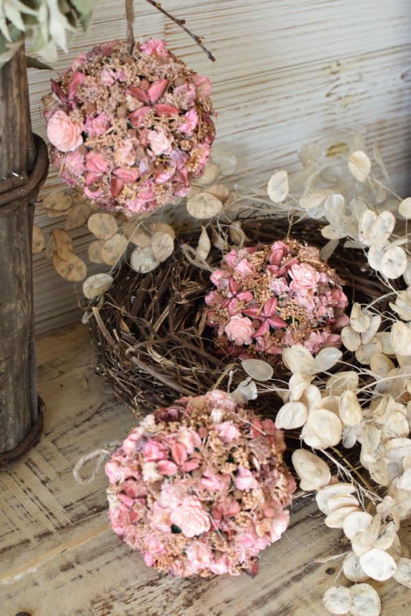 Trockenblumenkugel Trockenblumen getrocknete Blüten Naturdeko Kreativ jetzt im Mrs Greenery Shop bestellen kaufen