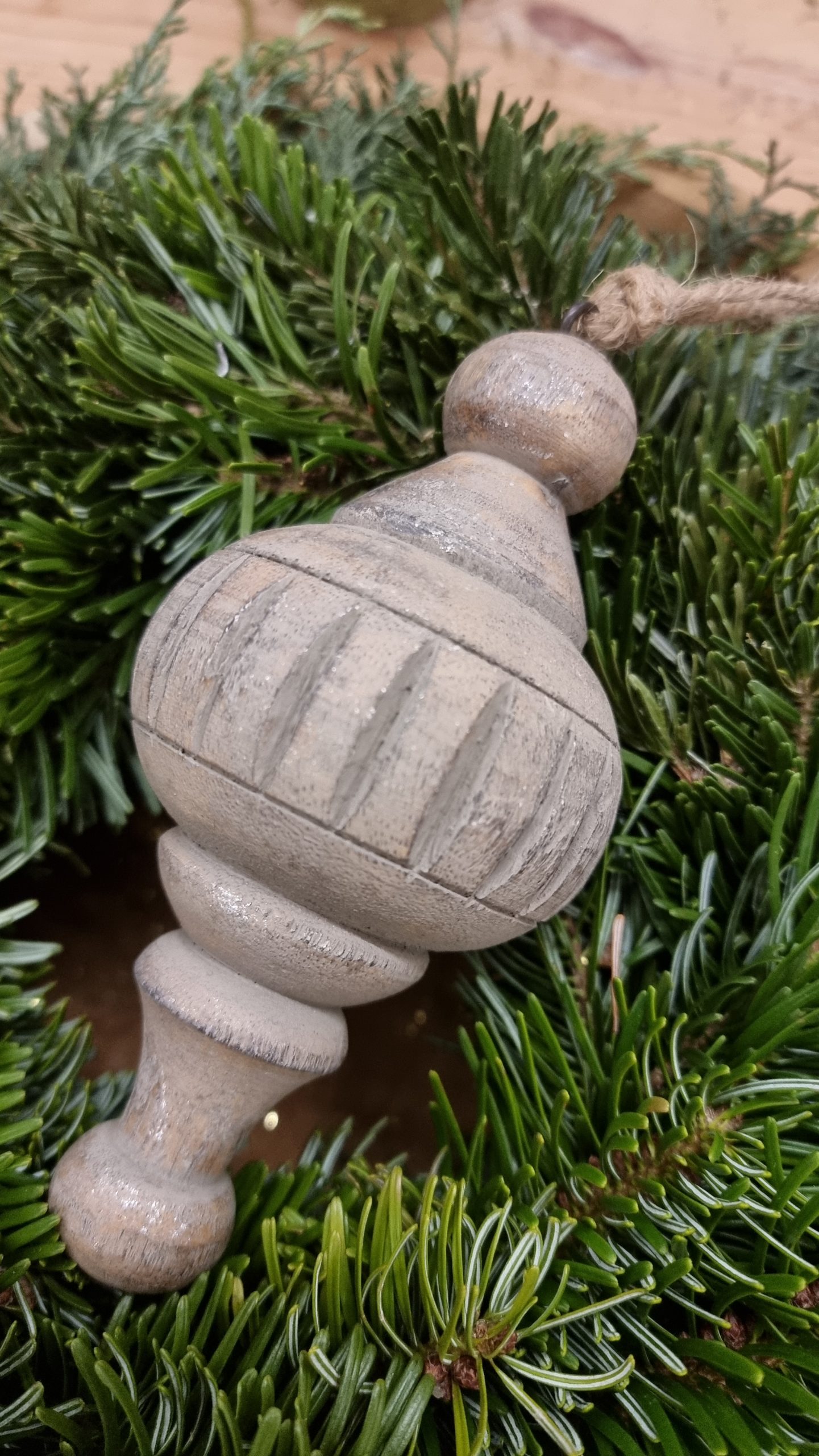 Holz-Anhänger Ornament grau
