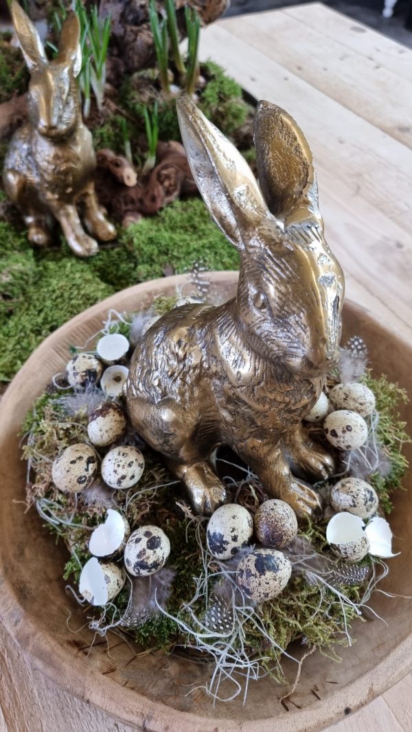 Hase Osterhase Alu-bronze messing gold Metallhase dekohase osterdeko deko dekoidee holzdeko naturdeko im Mrs Greenery Shop bestellen kaufen