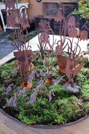 Rostdeko Osterdeko Frühlingsdeko Tischdeko Frühlingsblüher Metalldeko Dekoidee im Mrs Greenery Shop bestellen kaufen