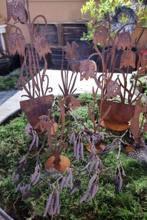 Rostdeko Osterdeko Frühlingsdeko Tischdeko Frühlingsblüher Metalldeko Dekoidee im Mrs Greenery Shop bestellen kaufen