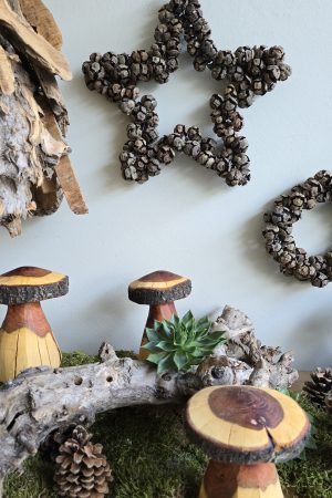Herbstdeko Naturdeko Herbst Deko Zapfen Pilze Holzpilze handarbeit Holz Holzdeko Kranz Zapfen Beeren Stern im Mrs Greenery Shop bestellen kaufen