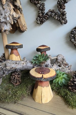 Herbstdeko Naturdeko Herbst Deko Zapfen Pilze Holzpilze handarbeit Holz Holzdeko Kranz Zapfen Beeren Stern im Mrs Greenery Shop bestellen kaufen