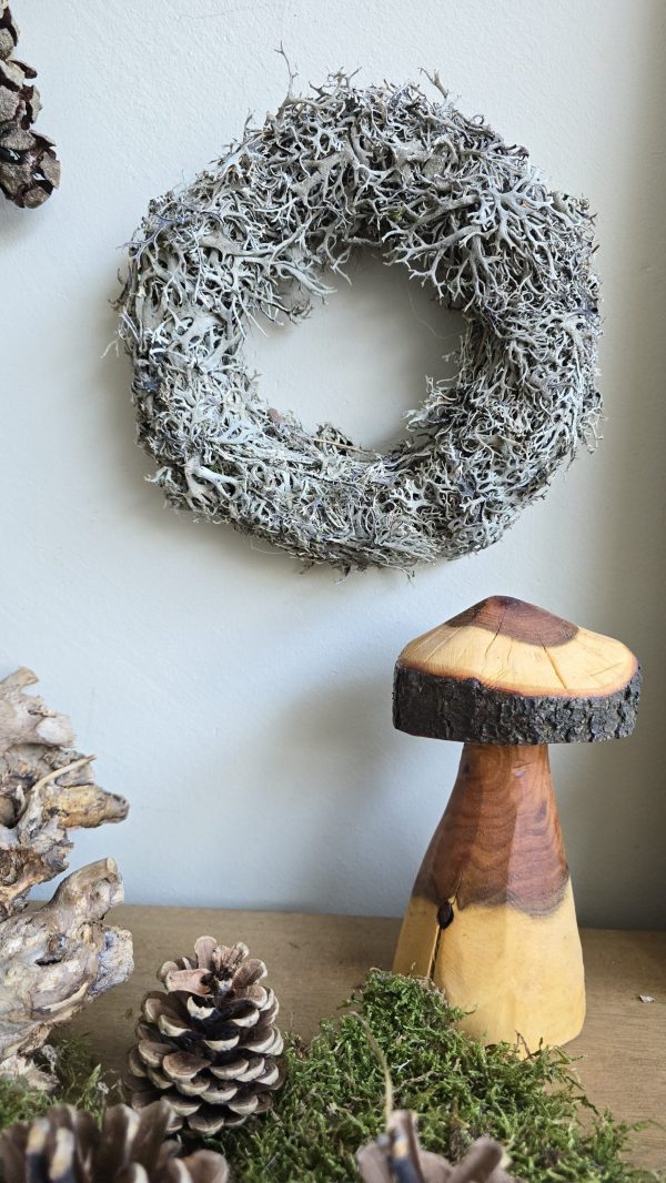 Kranz Kränze Winterkranz flechten zapfen pfefferbeeren im Mrs Greenery Shop bestellen kaufen
