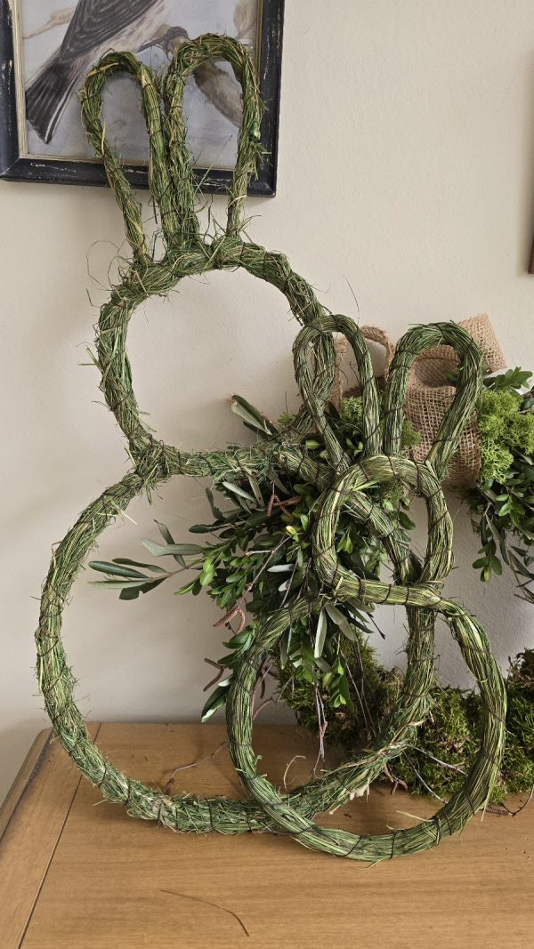 Hase Heuhase Osterhase naturhase dekohase handarbeit osterdeko deko natur dekoidee holzdeko naturdeko im Mrs Greenery Shop bestellen kaufen