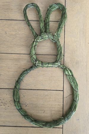 Hase Heuhase Osterhase naturhase dekohase handarbeit osterdeko deko natur dekoidee holzdeko naturdeko im Mrs Greenery Shop bestellen kaufen