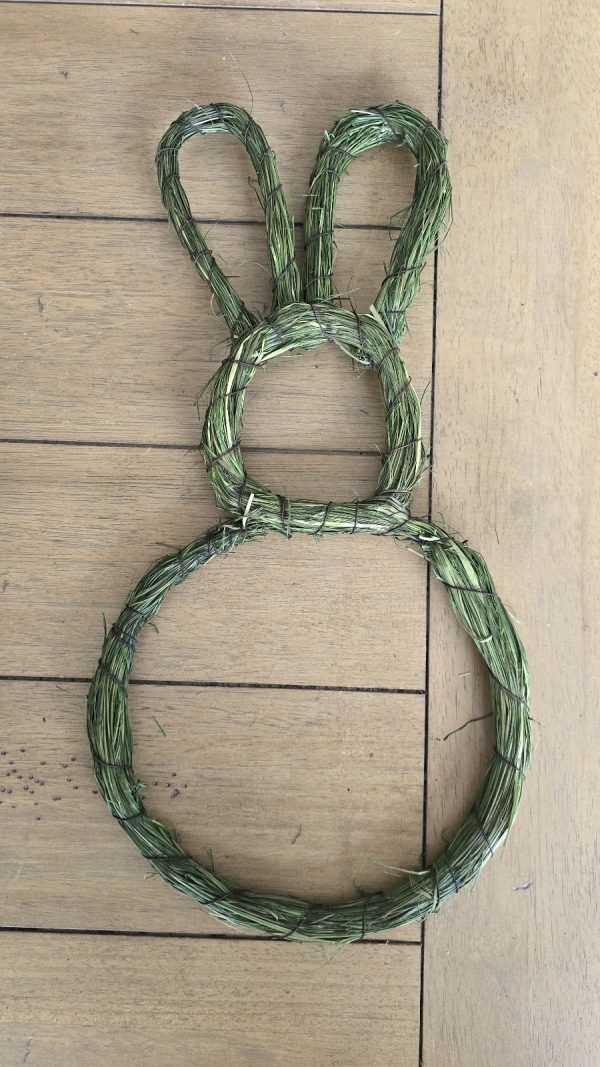 Hase Heuhase Osterhase naturhase dekohase handarbeit osterdeko deko natur dekoidee holzdeko naturdeko im Mrs Greenery Shop bestellen kaufen