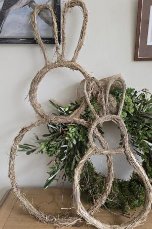 Hase Heuhase Osterhase naturhase dekohase handarbeit osterdeko deko natur dekoidee holzdeko naturdeko im Mrs Greenery Shop bestellen kaufen