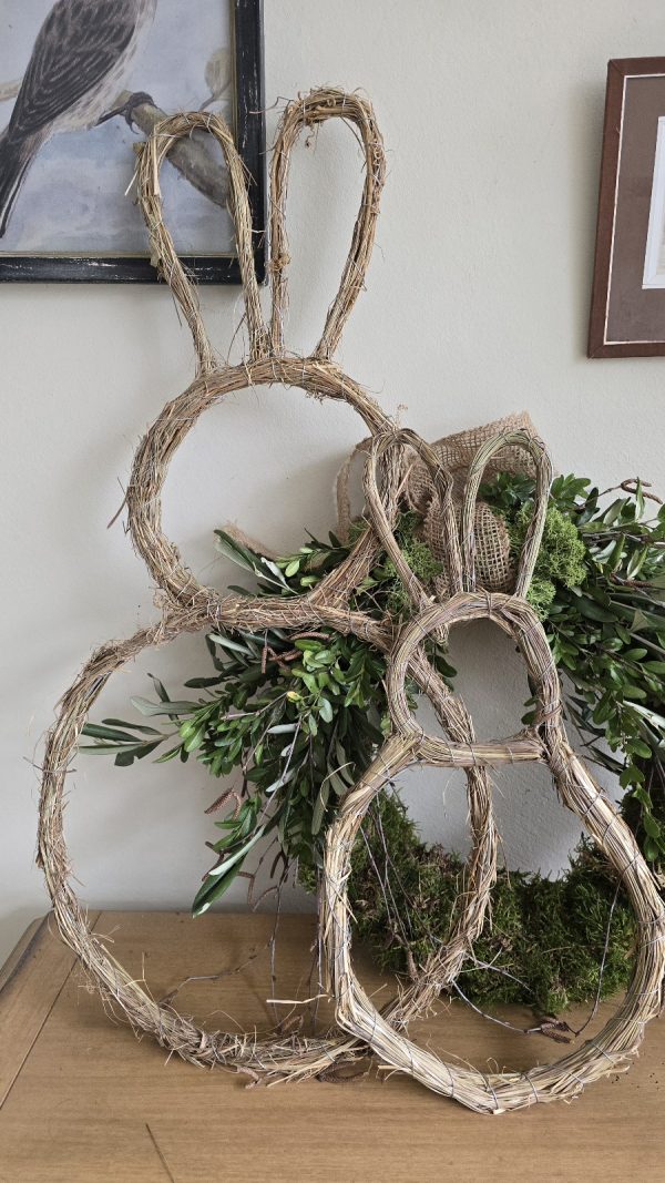 Hase Heuhase Osterhase naturhase dekohase handarbeit osterdeko deko natur dekoidee holzdeko naturdeko im Mrs Greenery Shop bestellen kaufen