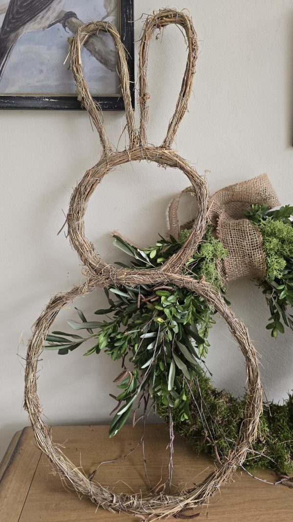 Hase Heuhase Osterhase naturhase dekohase handarbeit osterdeko deko natur dekoidee holzdeko naturdeko im Mrs Greenery Shop bestellen kaufen