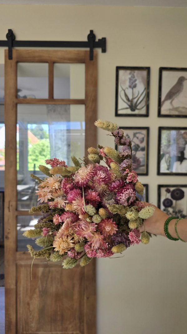 trockenblumenstrauss strauss trockenblumen blüten blumenstrauss im mrs greenery Shop bestellen kaufen naturdeko