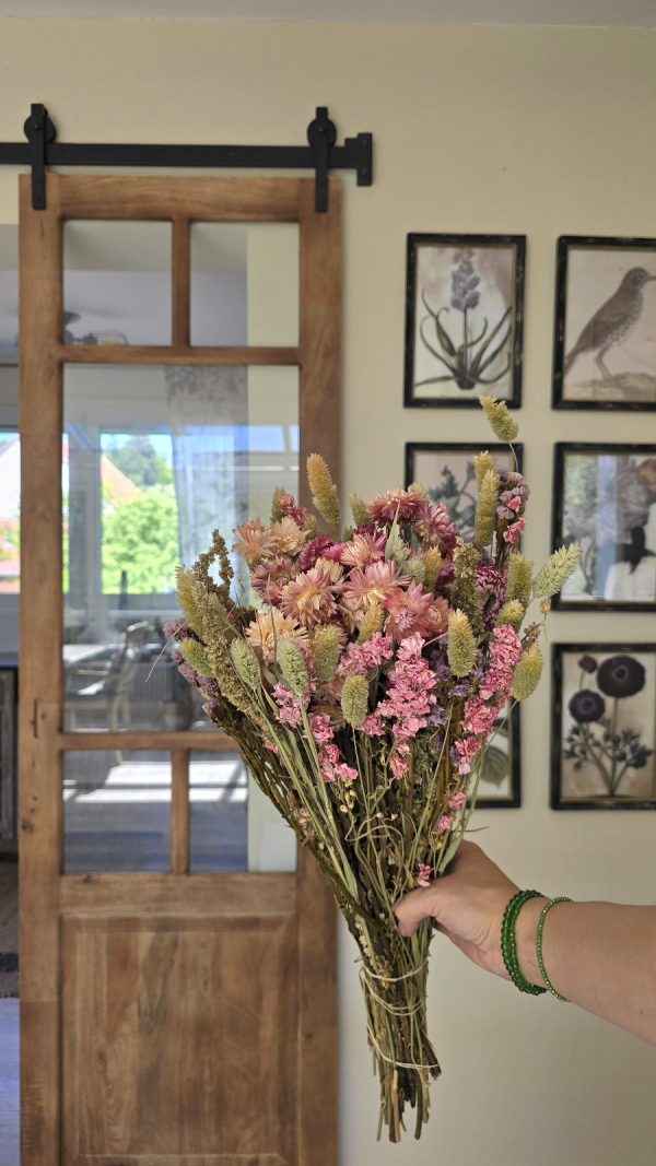 trockenblumenstrauss strauss trockenblumen blüten blumenstrauss im mrs greenery Shop bestellen kaufen naturdeko