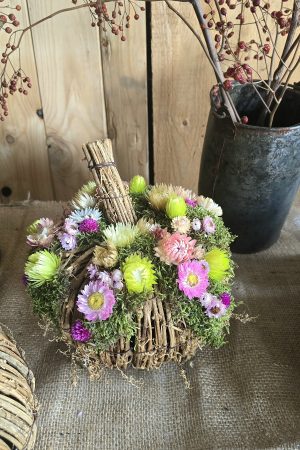 kürbis blumenkürbis strohblumen holz herbstdeko dekokürbis dekoidee deko im Mrs Greenery Shop bestellen kaufen naturdeko