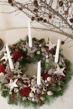 DIY Kreativ-Set Adventskranz Kranz Kränze selberbinden Advent Zapfen Sterne Flechten Wintergrün im Mrs Greenery Shop bestellen Greenery Kapsel Zapfen Zauber Deluxe