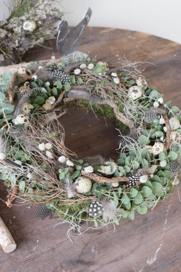 Osterkranz deluxe einfach selber binden im Mrs Greenery Workshop. Online-Workshop ganz gemütlich von Zuhause aus. Kranz Kränze Osterdeko Ostern Kranzbinden mit Naturmaterialien