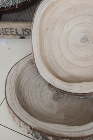 Holz Tablett aus Baumscheibe Tablett Naturholz unbehandelt Dekotablett Herbstdeko Winterdeko Schale Holzschale im Mrs Greenery Shop bestellen