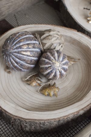 Holz Tablett aus Baumscheibe Tablett Naturholz unbehandelt Dekotablett Herbstdeko Winterdeko Schale Holzschale im Mrs Greenery Shop bestellen