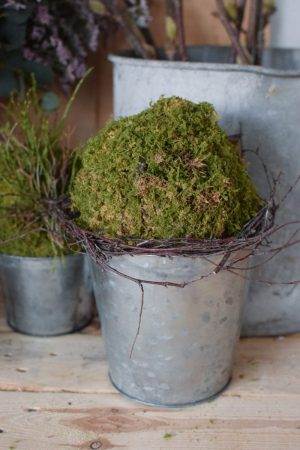 Dein perfekter Begleiter für alle Pflanzen: der Metall-Übertopf eignet sich perfekt für den Garten, Terrasse, Balkon, aber auch für Zuhause. Dekoidee Blumendeko Topf Übertopf aus Metall VintageBegleiter für alle Pflanzen: der Metall-Übertopf eignet sich perfekt für den Garten, Terrasse, Balkon, aber auch für Zuhause. Dekoidee Blumendeko Topf Übertopf aus Metall