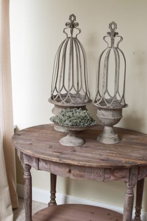 Pflanztopf Set Antik Love aus Metall. Metalldeko im Antiklook. Pflanztopf mit Haube. Vintage Look im Mrs Greenery Shop bestellen