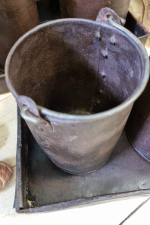 Antiker Metalltopf mit Henkel Eimer Vase Schale braun im Vintage Look im Mrs Greenery Shop bestellen kaufen