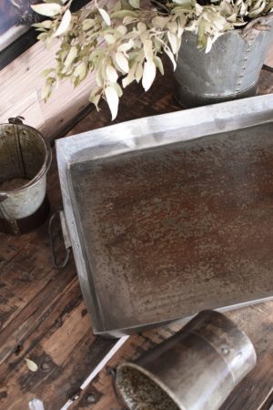 Antikes Tablett groß. Metalltablett Dekotablett Metalldeko Vintage im Mrs Greenery Shop bestellen