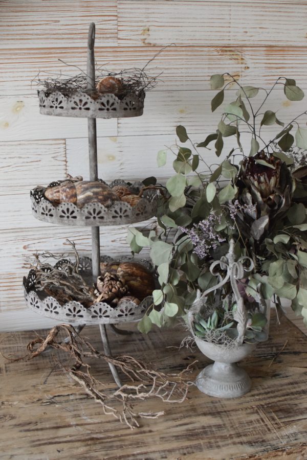 Etagere aus Metall mit 3 Ebenen Etagen Metalldeko deko Dekoidee metall Mrs Greenery Shop