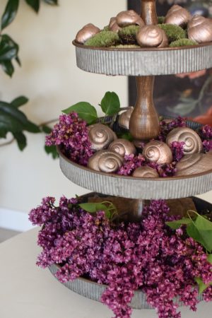 Etagere Romantik Zink 2-lagig. Deko Etagere Tischdeko Metalldeko antik im Mrs Greenery Shop bestellen kaufen