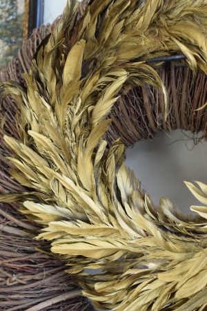 Federkranz gold. Wilder Kranz aus Federn gold. Kränze Osterkranz goldig Größe 50 cm aus Federn im Mrs Greenery Shop bestellen