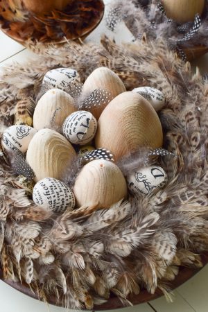 Federkranz braun hell Kranz fertig gebunden Kränze dekorieren Dekoidee Osterdeko Osterkranz im Mrs Greenery Shop bestellen kaufen