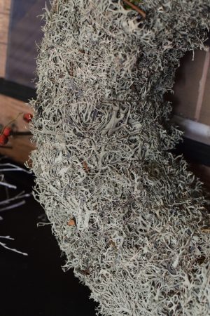 Flechtenkranz groß: 50 cm Durchmesser. Fertigkranz. Kranz aus Flechten gebunden. Winterkranz Fertigkranz Kränze im Mrs Greenery Shop bestellen