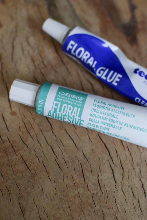 Floraler Kleber Floralkleber Alternative zur Heissklebepistole im Mrs Greenery Shop bestellen