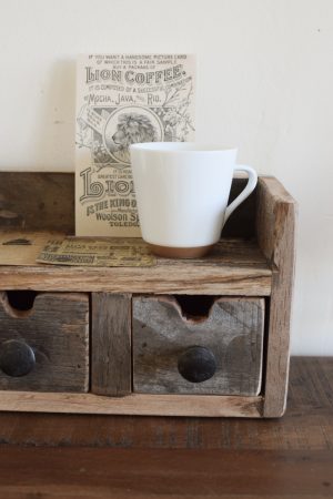 Hängekästchen Hängekasten Vintage Holzregal Küche Diele zur Aufbewahrung Dekoidee Deko Regal im Mrs Greenery Shop bestellen