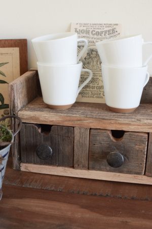 Hängekästchen Hängekasten Vintage Holzregal Küche Diele zur Aufbewahrung Dekoidee Deko Regal im Mrs Greenery Shop bestellen