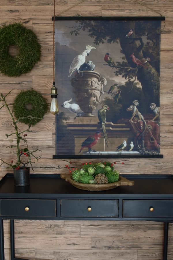Herbstdeko mit Naturmaterialien. Wandbild Fertigkränze Deko Dekoidee Sideboard Deko Herbstlich dekorieren Cucumis Hagebutten Asparagus Kranz