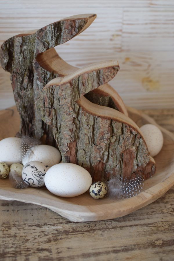 Hase Holzhase Osterhase Vollholz Rinde Rindenhase unbehandelt naturhase dekohase handarbeit osterdeko deko dekoidee holzdeko naturdeko im Mrs Greenery Shop bestellen kaufen