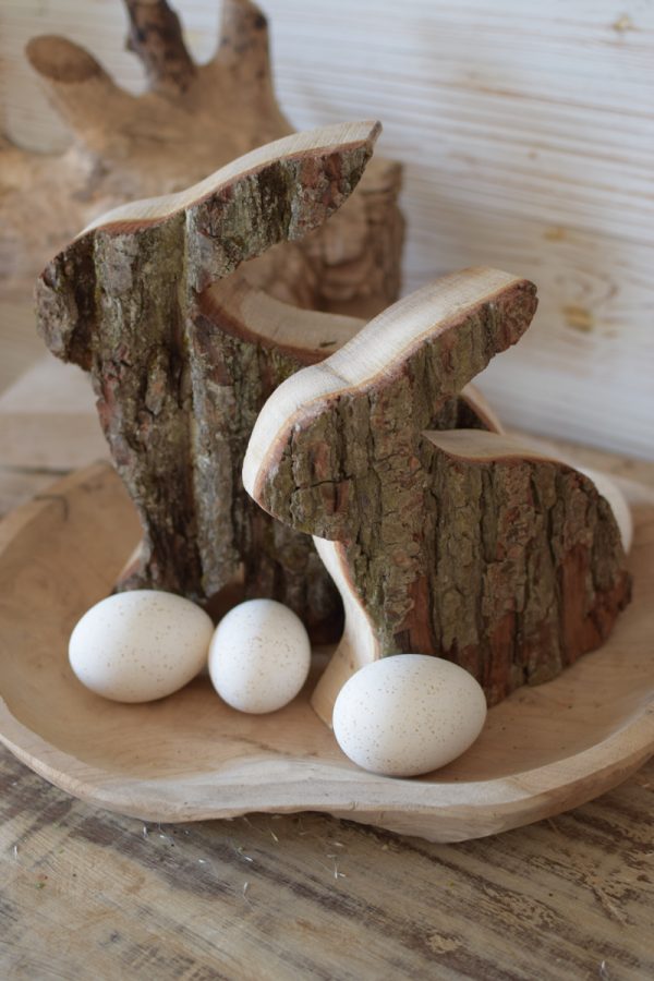 Hase Holzhase Osterhase Vollholz Rinde Rindenhase unbehandelt naturhase dekohase handarbeit osterdeko deko dekoidee holzdeko naturdeko im Mrs Greenery Shop bestellen kaufen