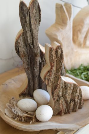 Hase Holzhase Osterhase Vollholz Rinde Rindenhase unbehandelt naturhase dekohase handarbeit osterdeko deko dekoidee holzdeko naturdeko im Mrs Greenery Shop bestellen kaufen