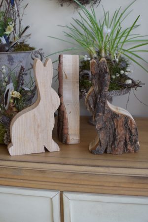 Hase Holzhase Osterhase Vollholz Rinde Rindenhase unbehandelt naturhase dekohase handarbeit osterdeko deko dekoidee holzdeko naturdeko im Mrs Greenery Shop bestellen kaufen