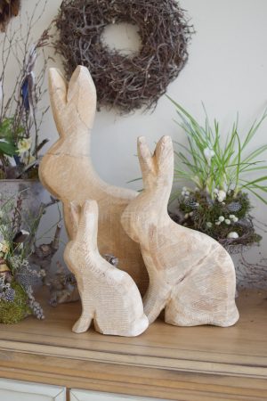Hase Holzhase Osterhase Vollholz Pappel Pappelholz Pappelhase naturhase dekohase handarbeit osterdeko deko natur dekoidee holzdeko naturdeko im Mrs Greenery Shop bestellen kaufen