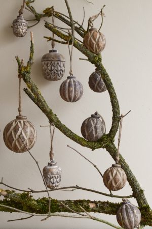 Holz Anhänger Kugel Holzkugel Weihnachtskugel Eichel Holzeichel Aufhänger Hänger Weihnachtsanhänger Holzdeko Advent Weihnachten natürliche Weihnachtsdeko im Mrs Greenery Shop bestellen