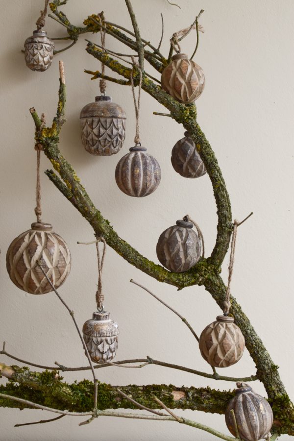 Holz Anhänger Kugel Holzkugel Weihnachtskugel Eichel Holzeichel Aufhänger Hänger Weihnachtsanhänger Holzdeko Advent Weihnachten natürliche Weihnachtsdeko im Mrs Greenery Shop bestellen